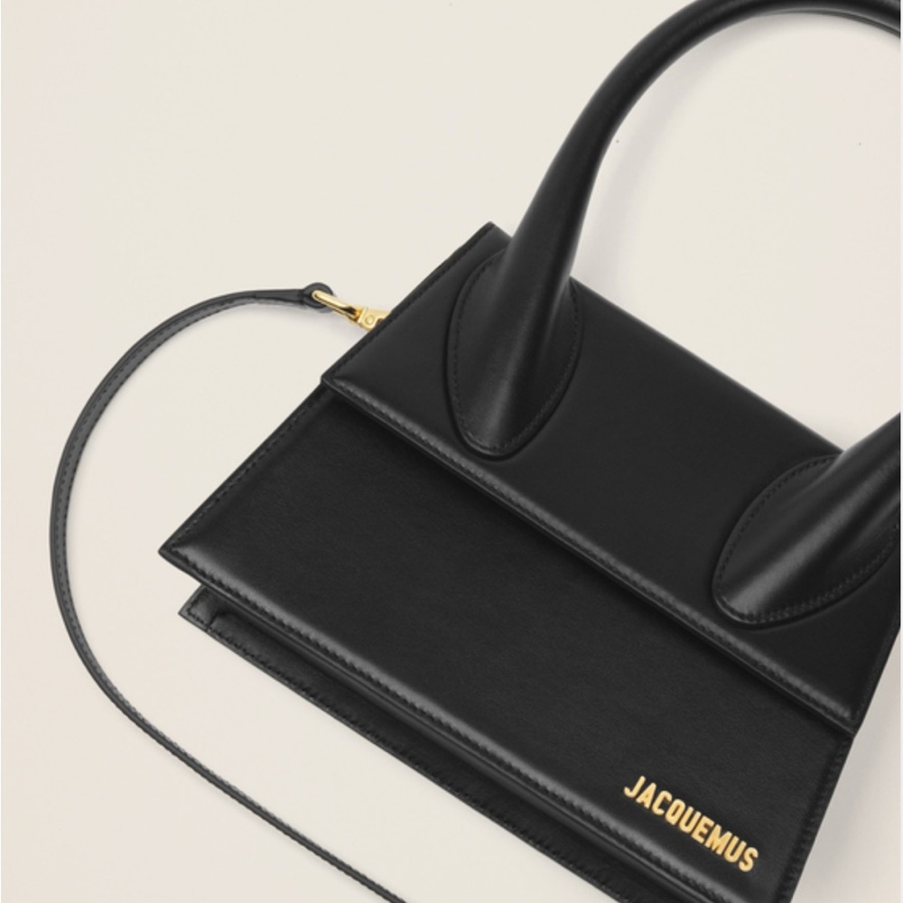 Jacquemus Black Mini Bag with Geometric Design - Picture 3 of 7